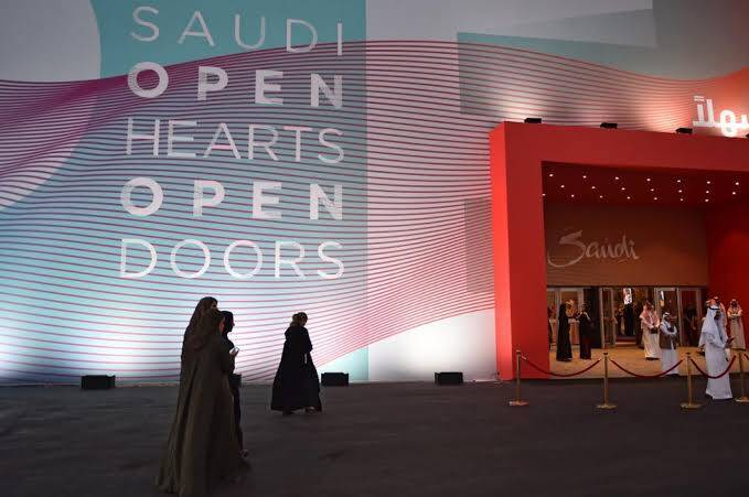 Saudi Arabia Allows Foreign Men And Women To Share Hotel