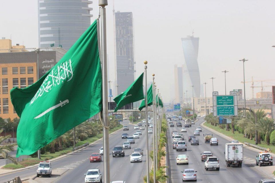 Saudi Arabia suspends domestic flights, trains, buses, and taxis from tomorrow for 2 weeks.