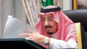 Saudi Cabinet approves quarterly renewal of Iqama and work permit