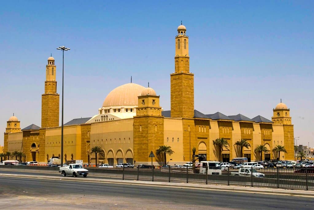 Islamic Affairs ministry directs to limit the use of external loudspeakers in mosques to Azan and Iqamat only