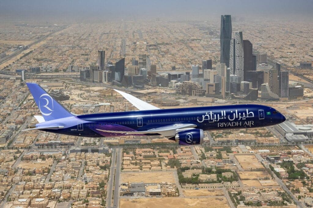Riyadh Air aircraft flew at a low altitude over the Riyadh skyline