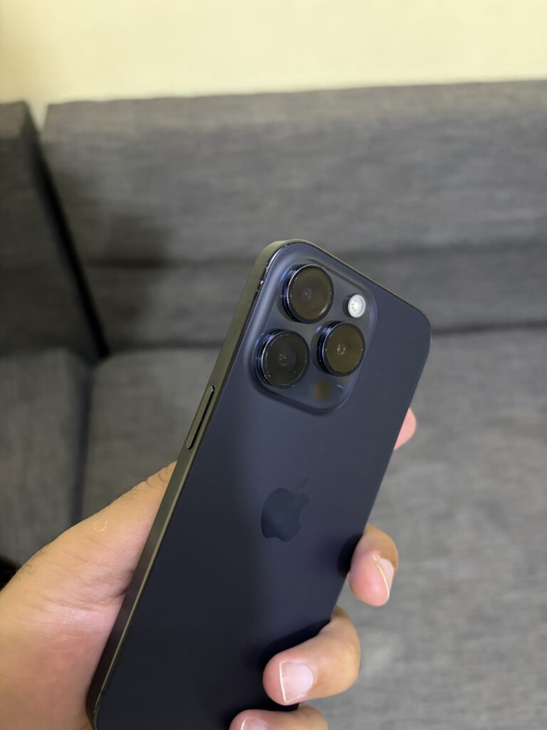 Iphone 15 pro, dual physical sim variant