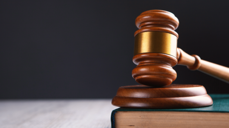 Saudi Labor Court Orders Barber to Pay SAR 40,866 for Contract Breach